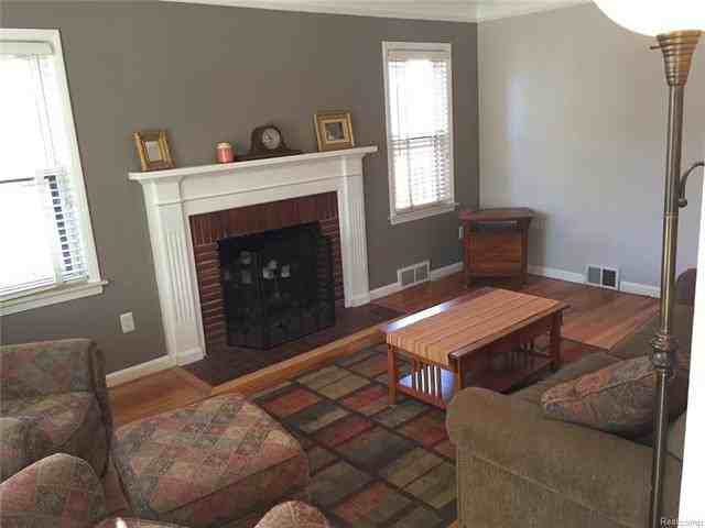 1800 Robindale Ave - Photo 3 of 10