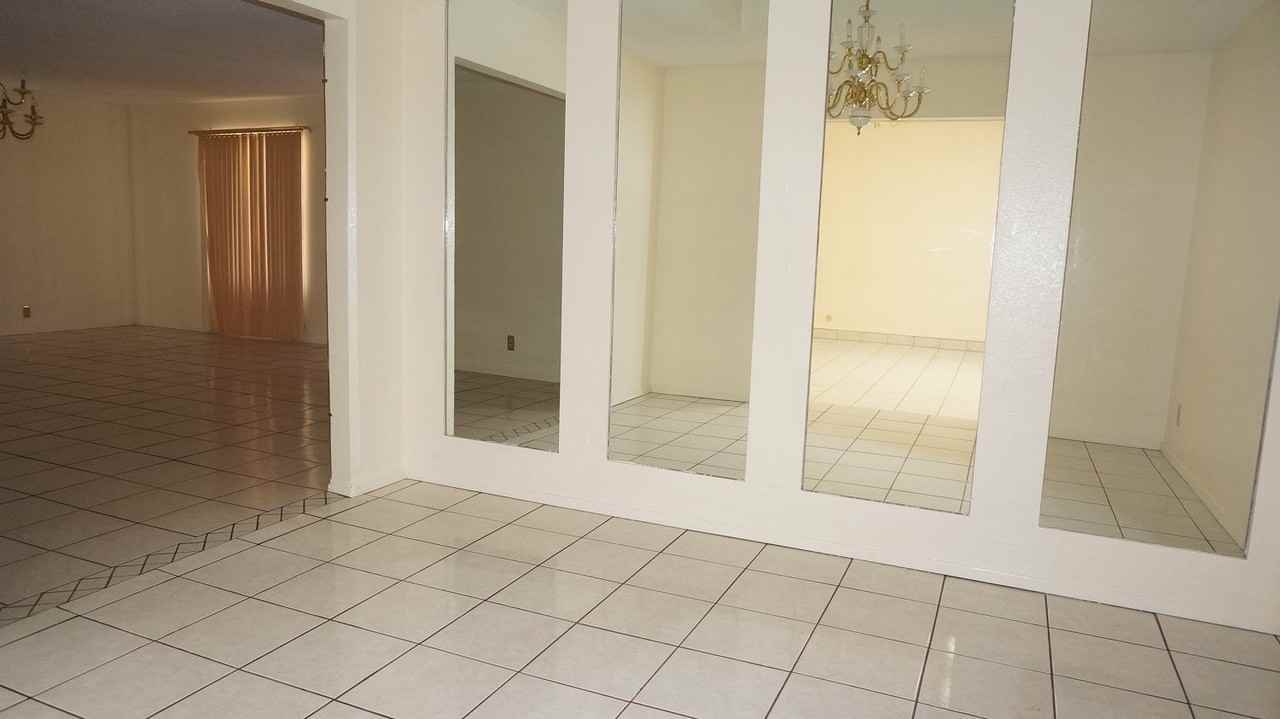 10629 Sombra Verde Dr - Photo 3 of 22