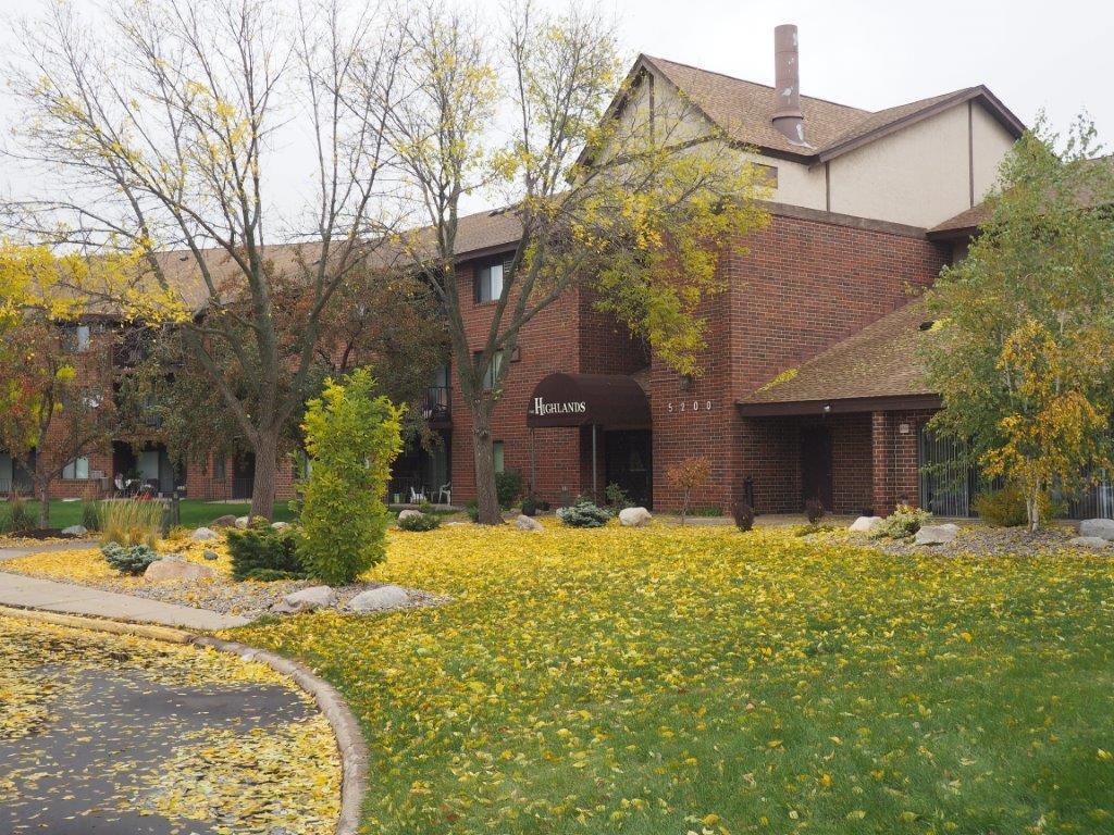 Apartments Near Capella The Highlands Apartments & Townhomes for Capella University Students in Minneapolis, MN