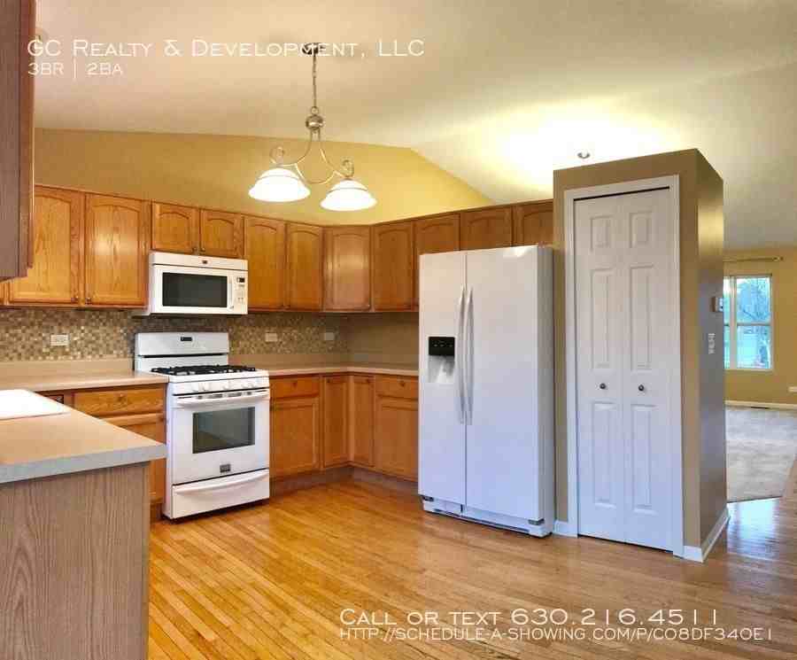 11024 Madison Way - Photo 2 of 15