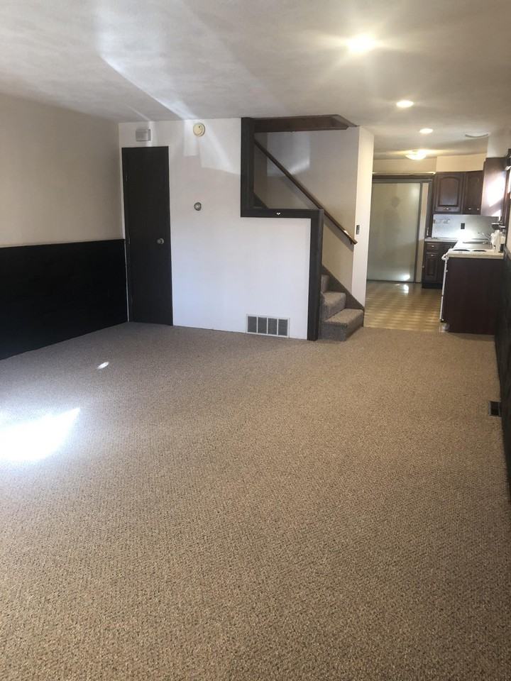 14 Pine St - Photo 2 of 11