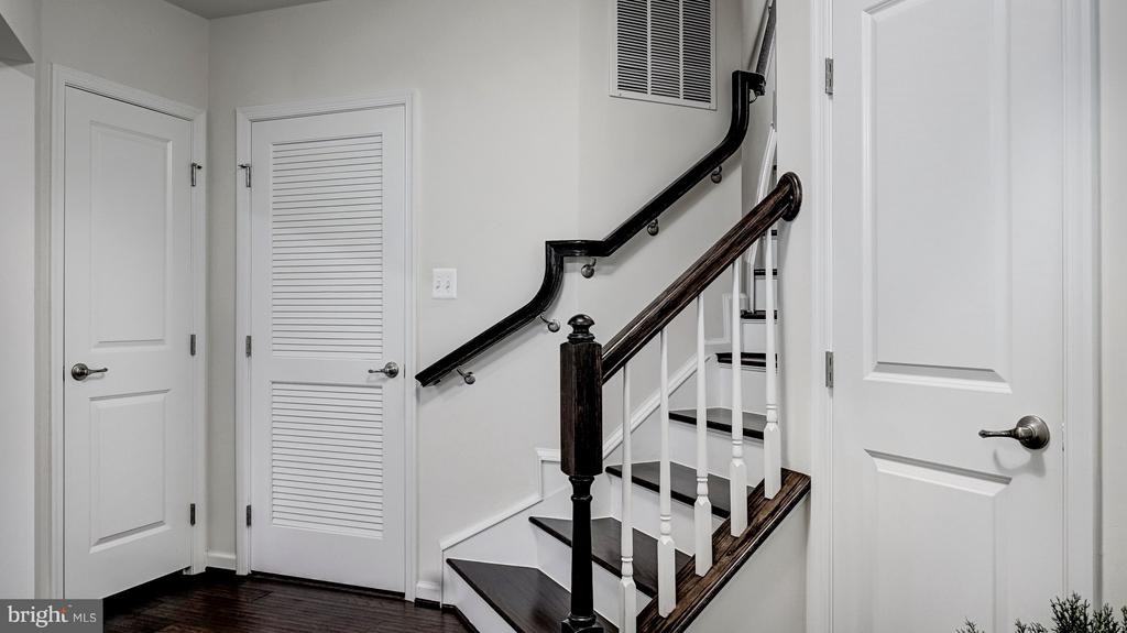 3612 Wright Terrace - Photo 3 of 32