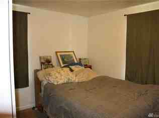 3418 S 140th St - Photo 3 of 5