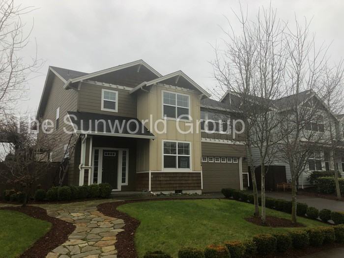 1764 Clatsop St - Photo 2 of 30