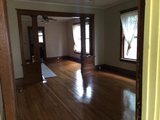 711 Mountain St - Photo 2 of 12