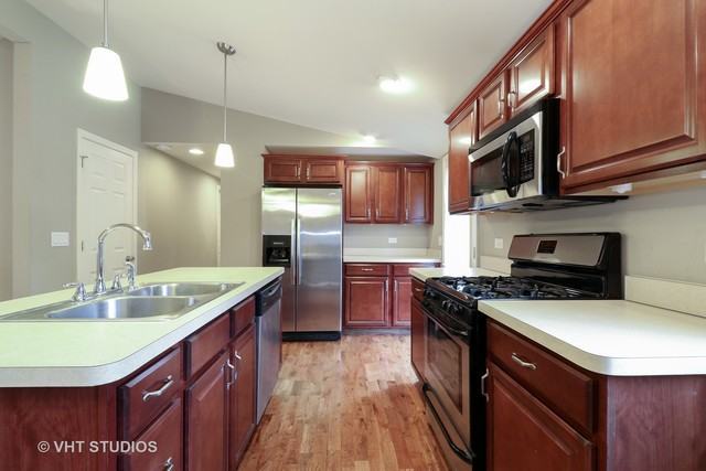 1970 Charles Ln - Photo 3 of 15