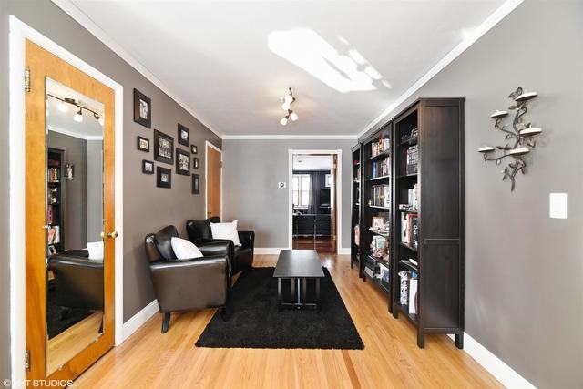 110 N Berteau Ave - Photo 2 of 17