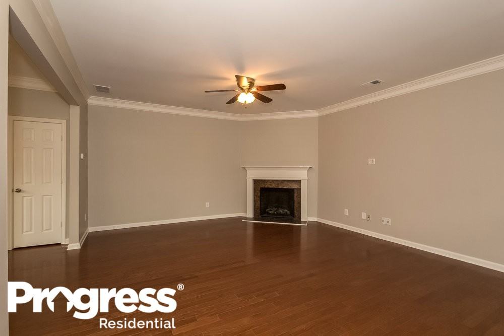 679 Providence Pl Sw - Photo 3 of 20