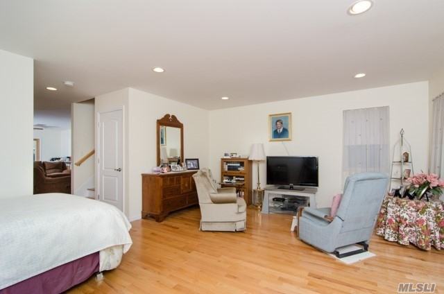 271 Arthur St - Photo 2 of 20