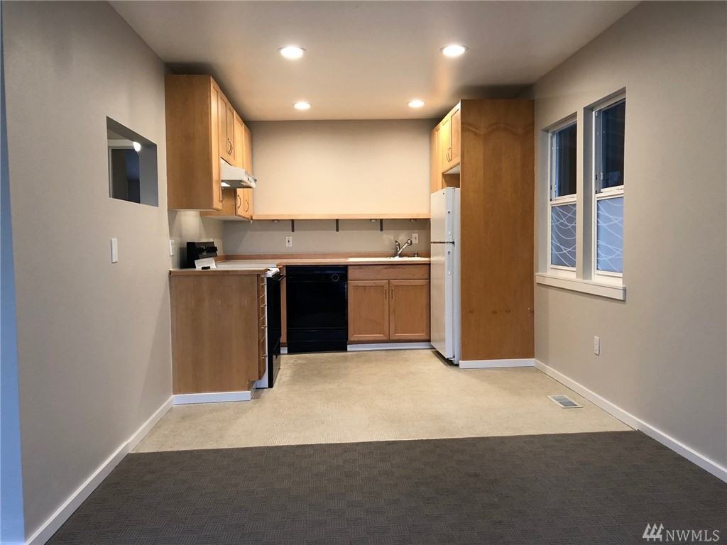 520 7th St S - Photo 2 of 10