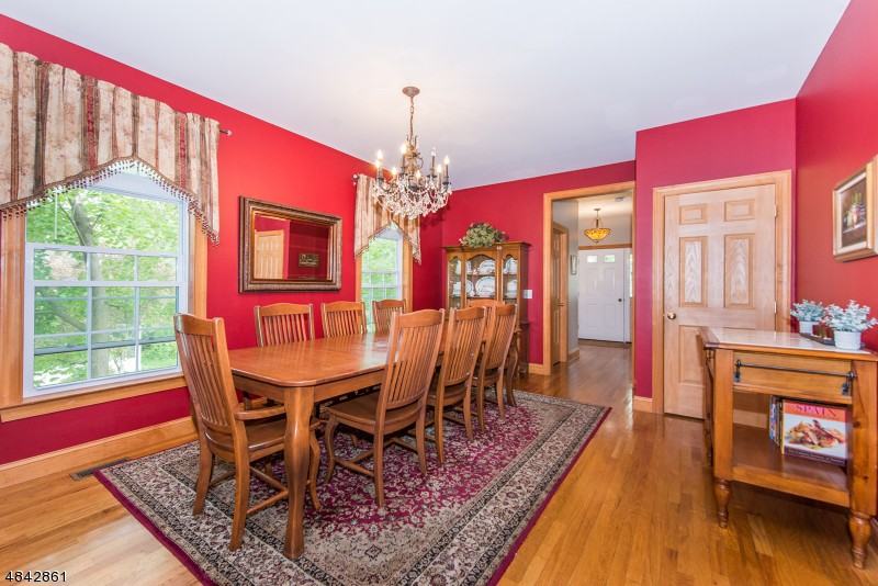 1 Garibaldi St - Photo 3 of 25