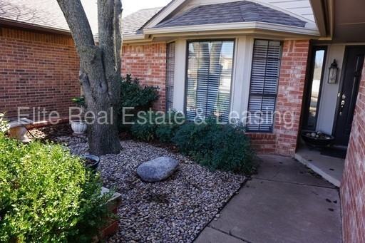 4404 Dahoon Dr - Photo 2 of 44