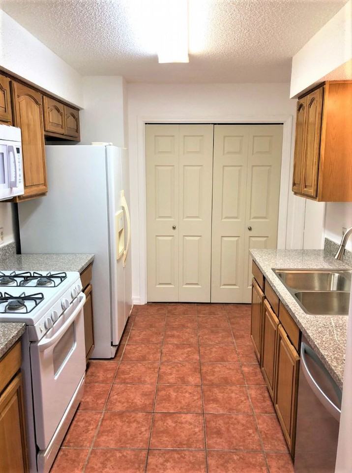 1309 Somerset Dr - Photo 2 of 7