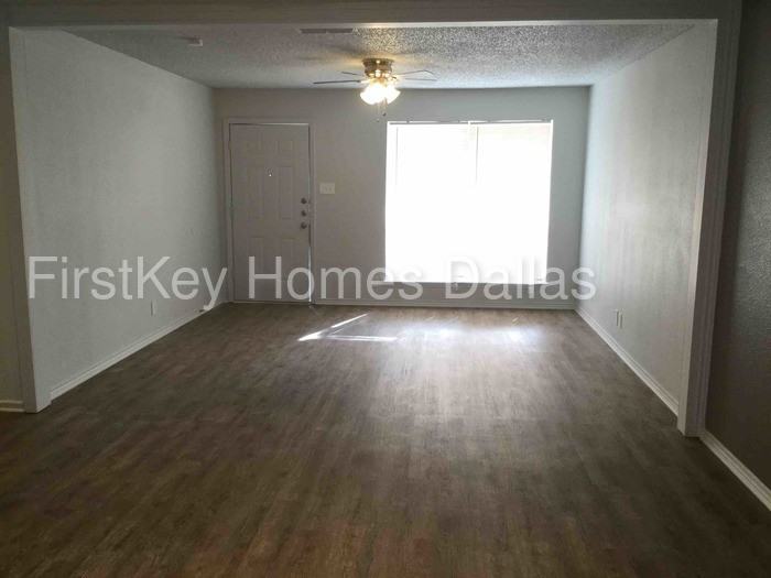 5717 Rosalyn Dr - Photo 2 of 18