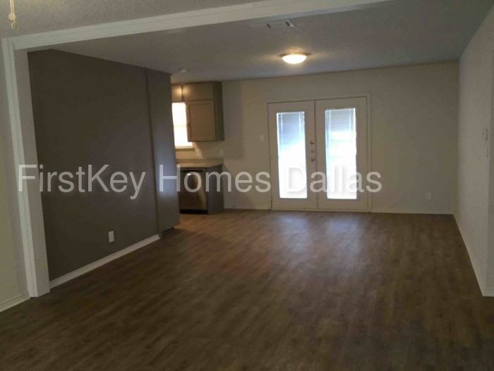 5717 Rosalyn Dr - Photo 3 of 18