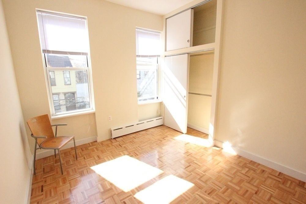 585 Onderdonk Ave #1L - Photo 3 of 10