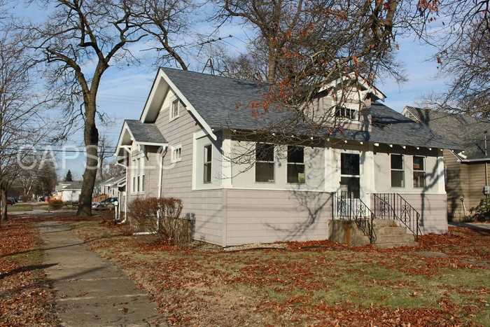 518 W Main St - Photo 2 of 18
