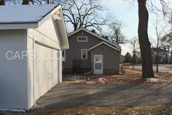 518 W Main St - Photo 3 of 18