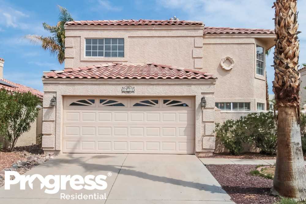 3422 E Woodland Dr