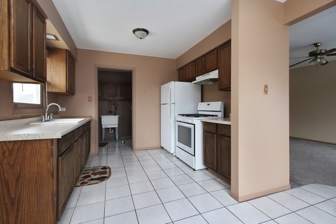 3520 Green St - Photo 3 of 10