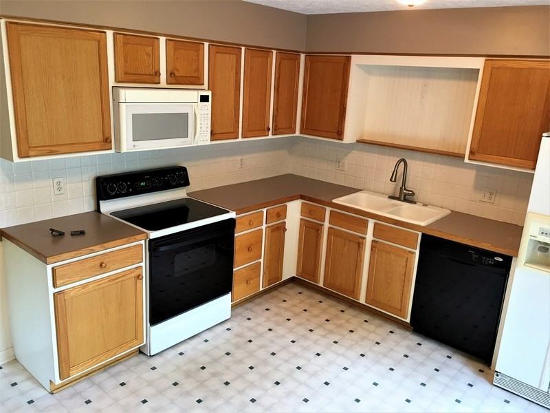 8809 Honey Locust Dr - Photo 3 of 8