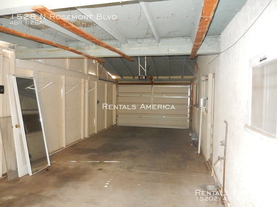 1528 N Rosemont Blvd - Photo 3 of 17