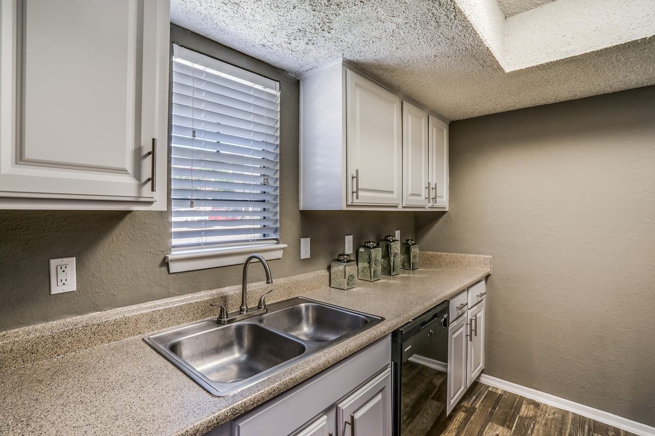 Metro 7000 (fka Waters Landing) - Photo 2 of 10