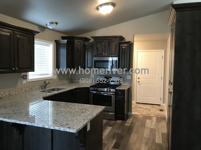 959 Preston Dr - Photo 2 of 10
