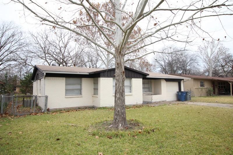 2141 Major Dr - Photo 2 of 23