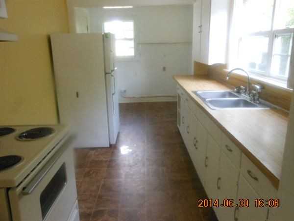 404 Delaware Ave - Photo 3 of 8