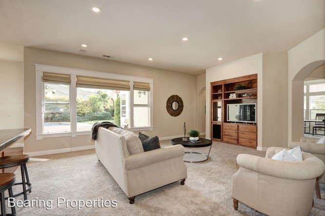 1810 Oceano Way - Photo 3 of 36