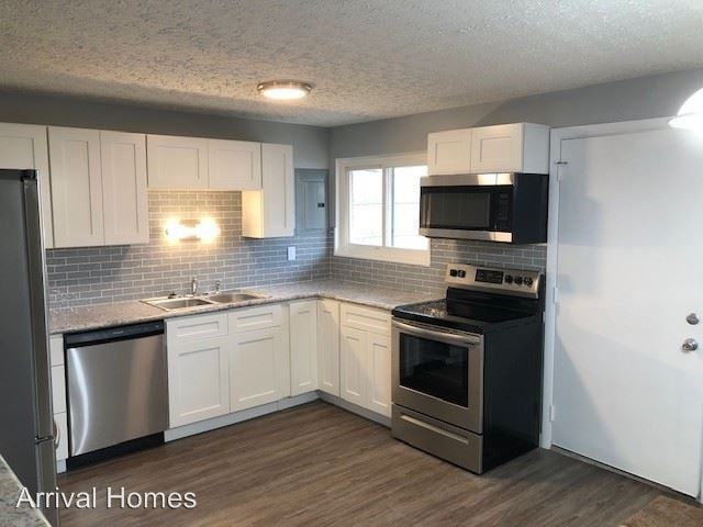 4355 Kitridge Rd - Photo 2 of 14