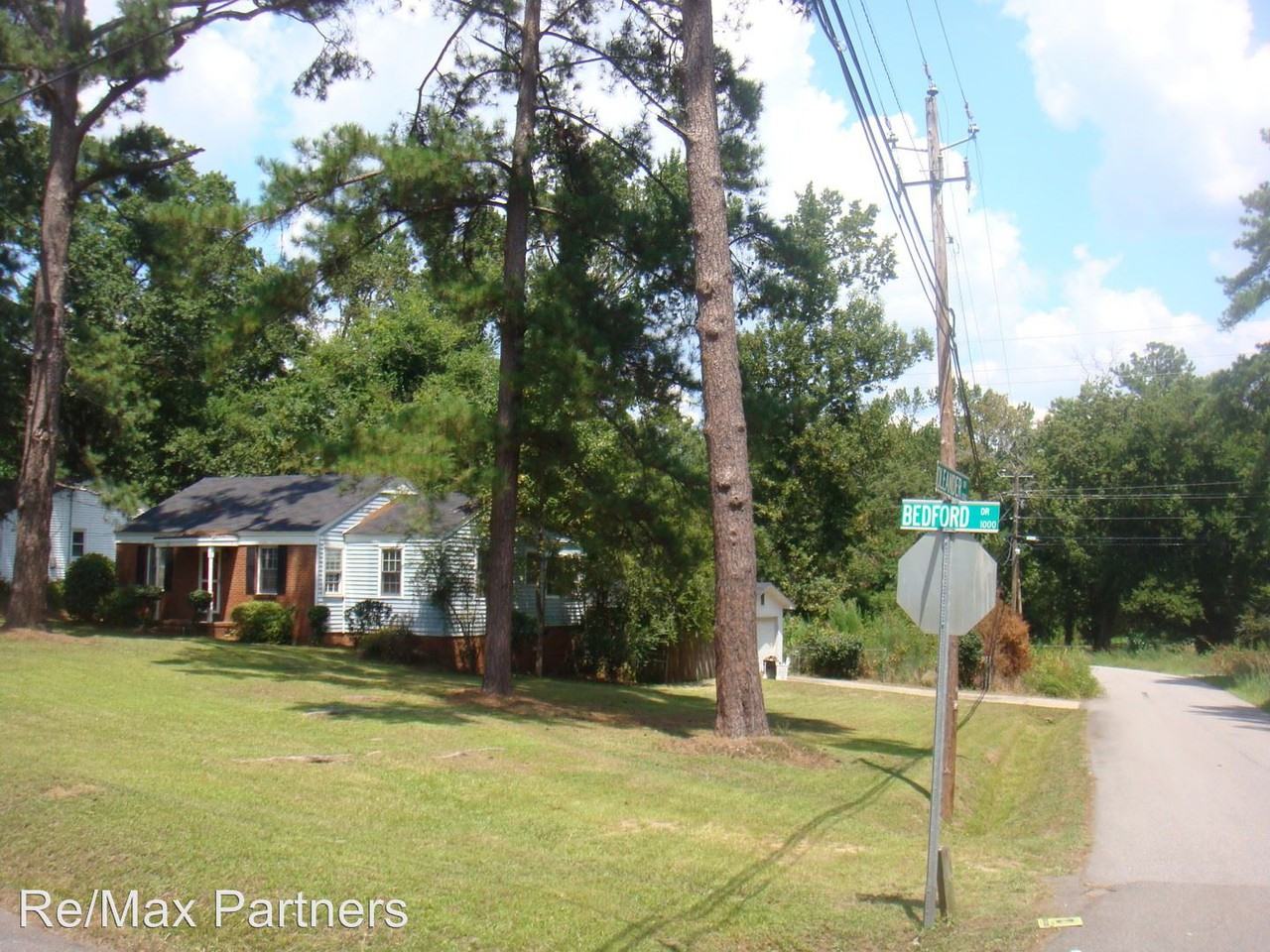 1019 1/2 Bedford Dr - Photo 2 of 11