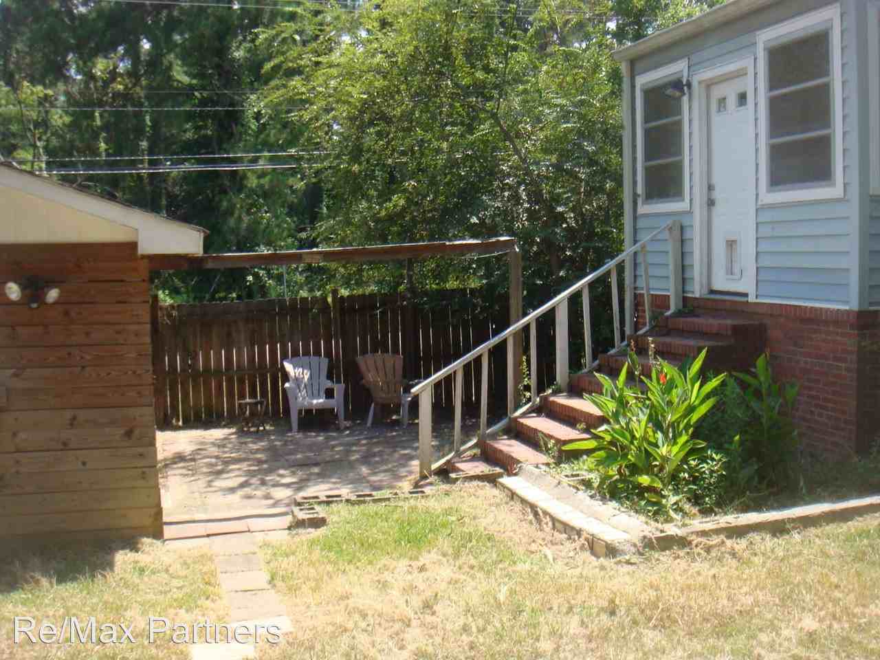 1019 1/2 Bedford Dr - Photo 3 of 11