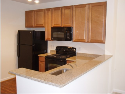 9203 Prince William St - Photo 2 of 7