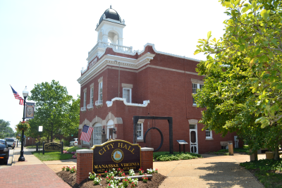 9203 Prince William St - Photo 3 of 7