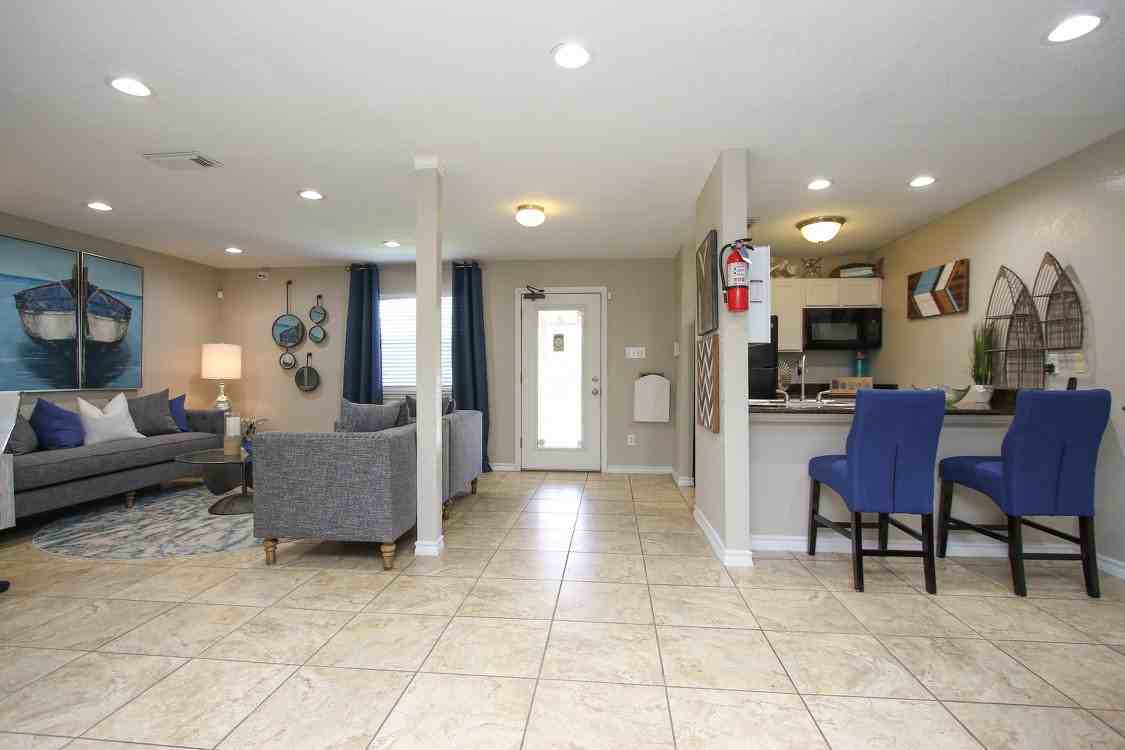 Banyan Bay Apartments - Photo 5 of 49