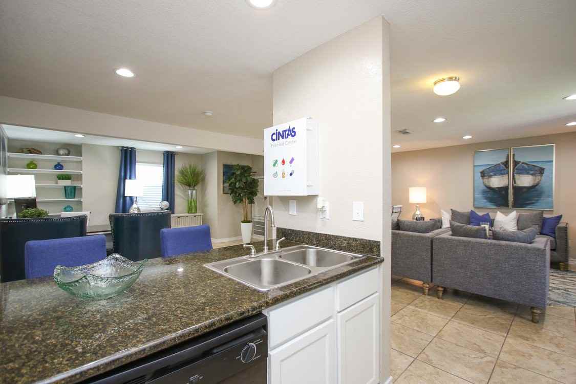 Banyan Bay Apartments - Photo 6 of 49
