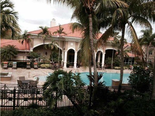 230 SW 117th Ter - Photo 2 of 16