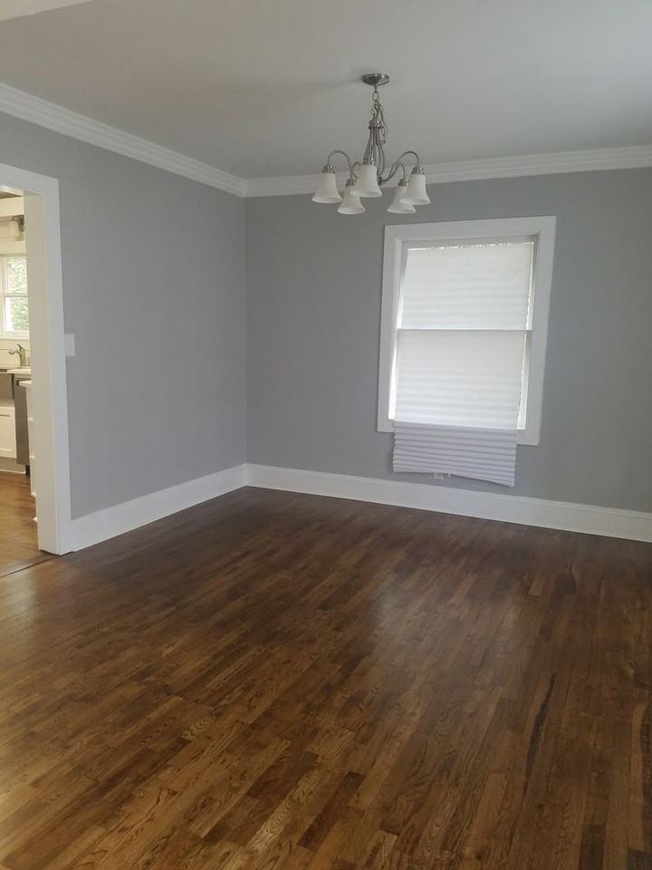 542 Lynnhaven Dr SW - Photo 3 of 13