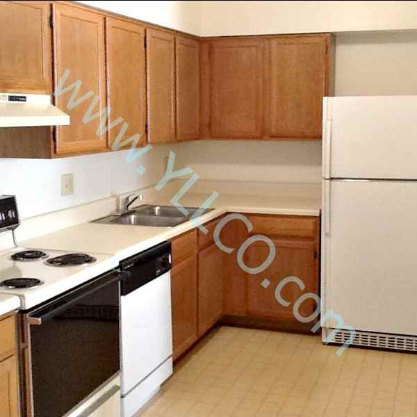 306 Walnut Court Way - Photo 3 of 8