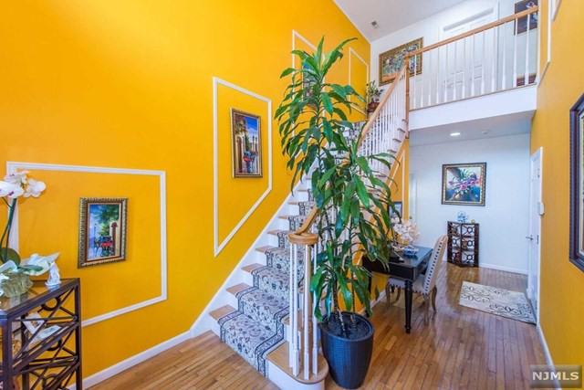 15 Laurel Ave - Photo 2 of 22