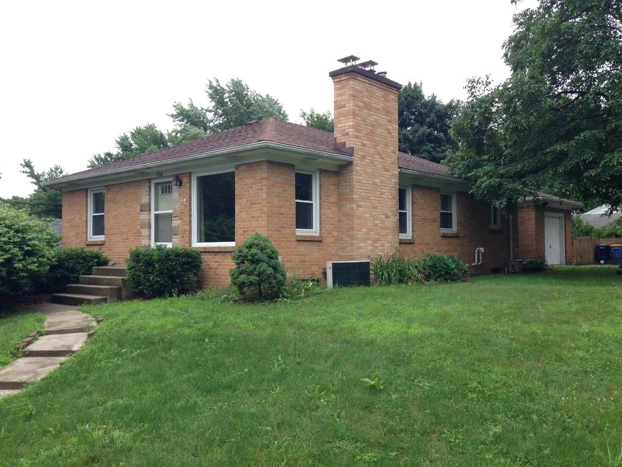 1734 Gratiot St NW - Photo 2 of 17