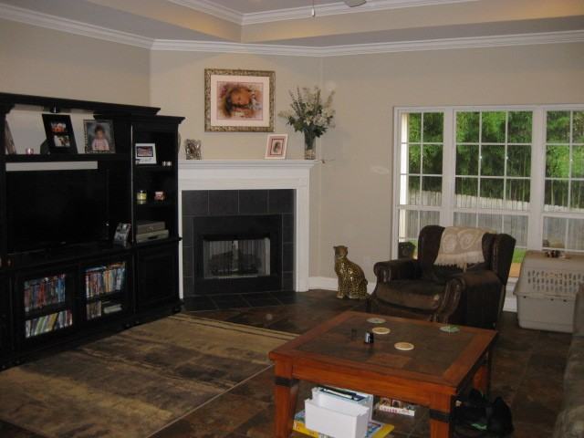 7150 Ashmoor Dr N - Photo 3 of 12