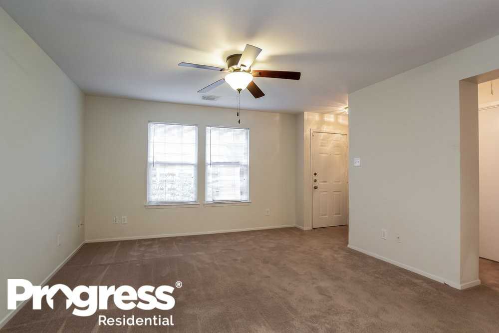 26874 Wellington Ct - Photo 2 of 14