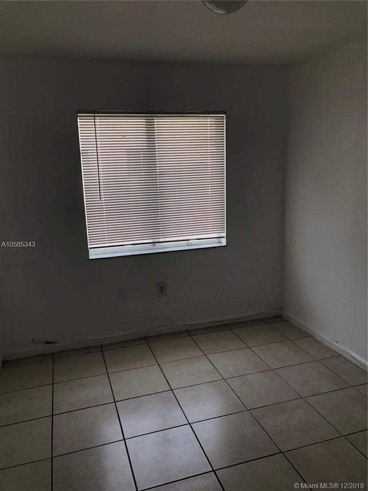 13944 Northeast 2nd Avenue #2C - Photo 2 of 5