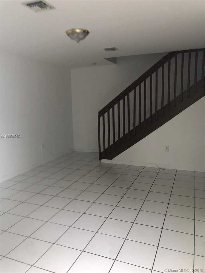 13944 Northeast 2nd Avenue #2C - Photo 3 of 5