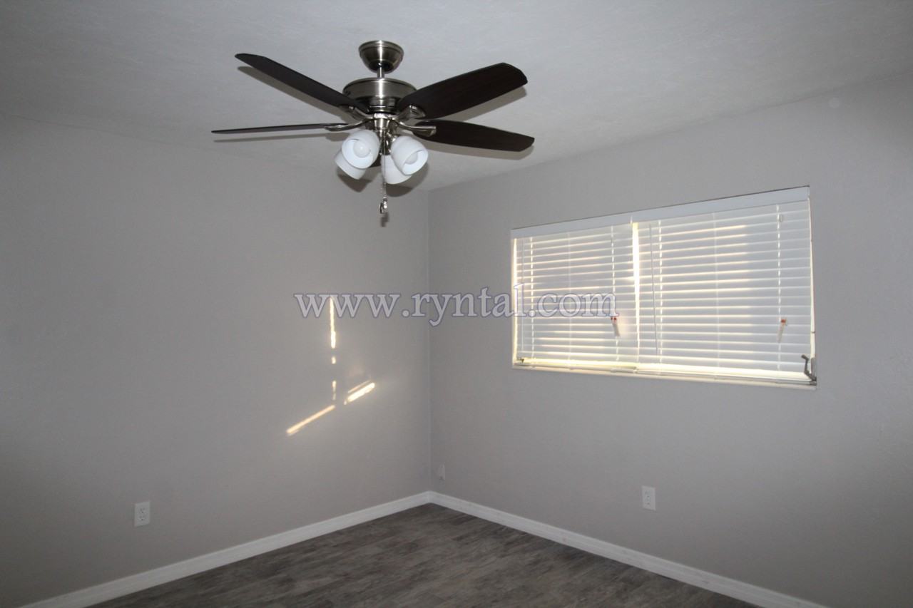 6371 Gateway Avenue - Photo 3 of 6