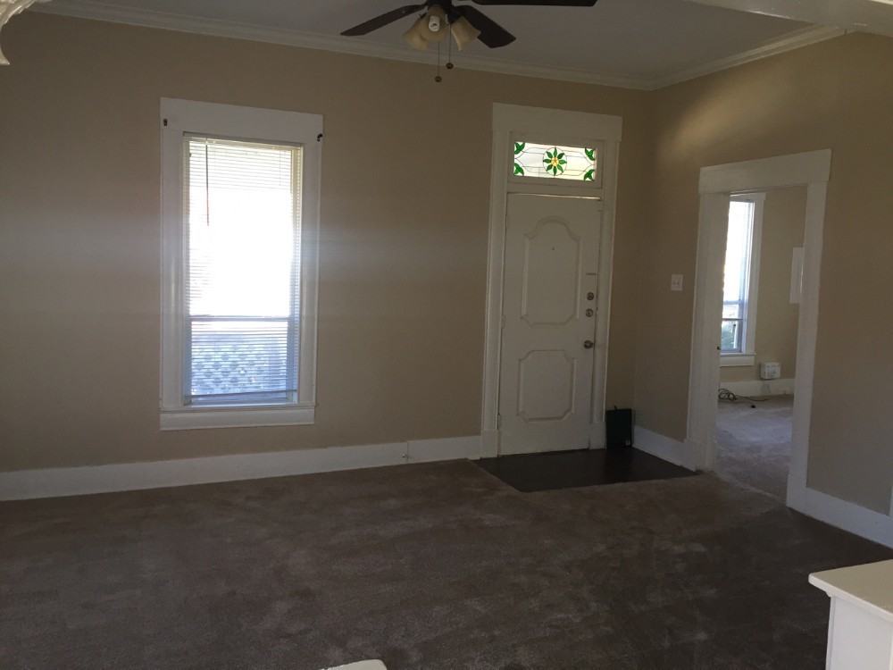 216 Marquette Avenue - Photo 2 of 10