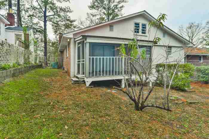 2234 Margurette St - Photo 3 of 18